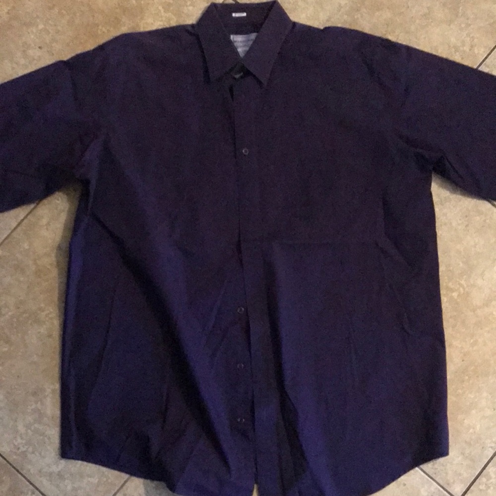 Mens short sleeve button-down shirt